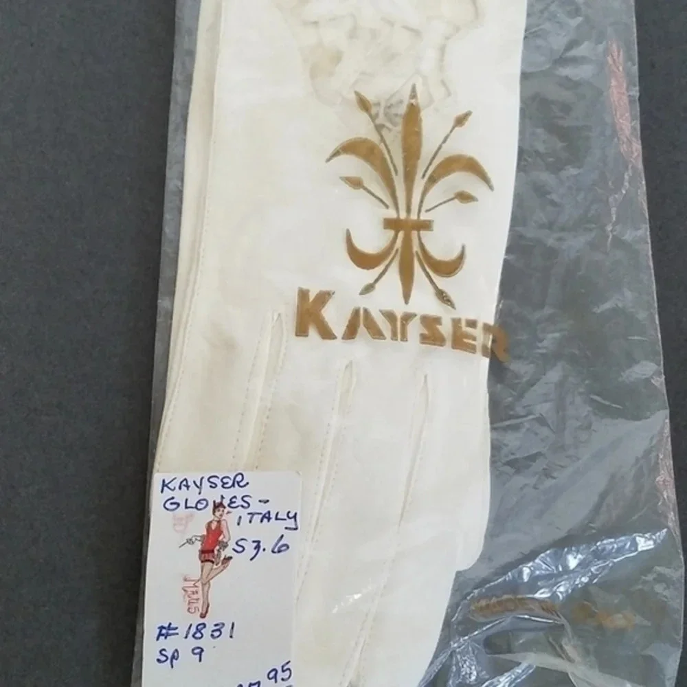 Vintage Kayser Italian Leather Cutout Gloves 6.5 White Bridal NOS 1950s Firm